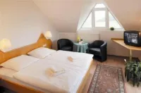 Burg-Hotel Các khách sạn ở Odernheim am Glan