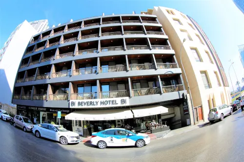 Beverly Hotel Beirut - ที่มีบาร์