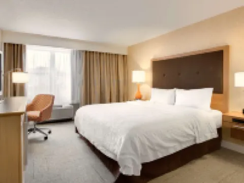 Hampton Inn & Suites Cleveland/Independence Hotels in Independence