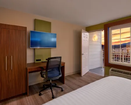 ホリデイ イン エクスプレス アンド スイーツ ピジョン フォージ セビアビル by IHG セバービルのホテル