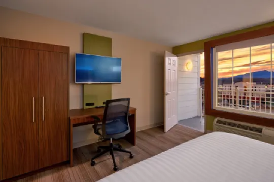 Holiday Inn Express & Suites PIGEON FORGE - SEVIERVILLE by IHG