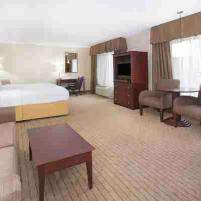 Holiday Inn Express & Suites Minot Rooms
