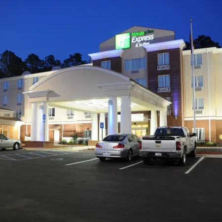 Holiday Inn Express & Suites BAINBRIDGE by IHG