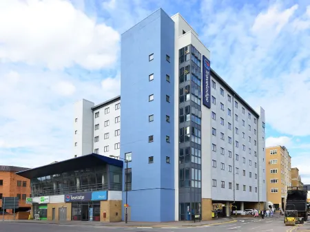 Travelodge Slough Отели рядом с достопримечательностью «Парк Лэнгли»