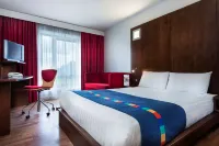 Park Inn, Birmingham Walsall Hotels in Волселл