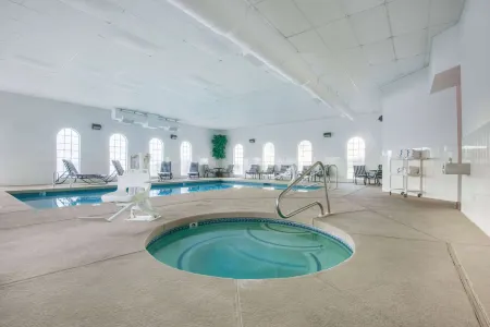 Hawthorn Suites by Wyndham Las Vegas/Henderson Отели рядом с достопримечательностью «Аризона Хот Спрингс»