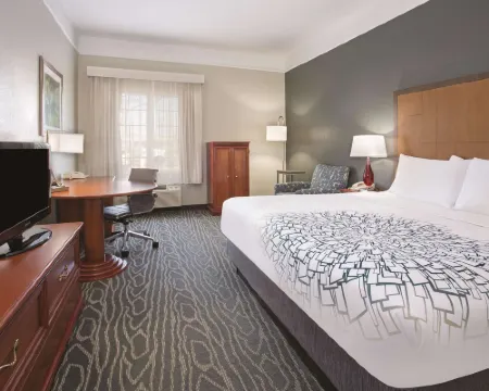 La Quinta Inn & Suites by Wyndham Gallup Hotels in Gallup