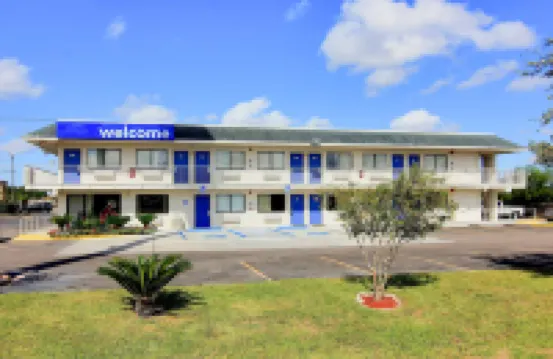 Motel 6 Kingsville, TX