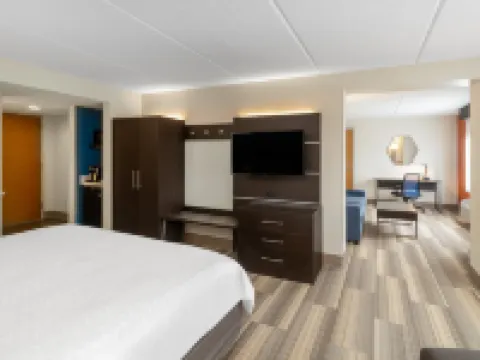 Holiday Inn Express & Suites BLUFFTON @ HILTON HEAD AREA by IHG Hotels in Bluffton