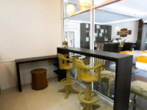 Portrait Pranburi Hotel プラーンブリーのホテル