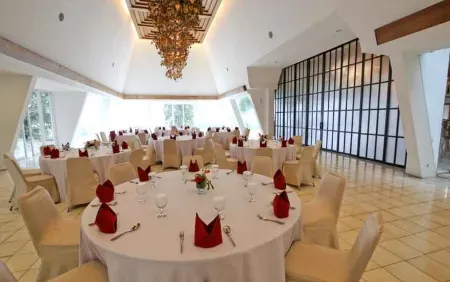 The House Tour Uphill