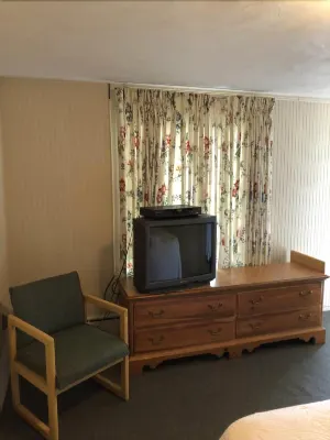 The Walpole Motel - 2-Star