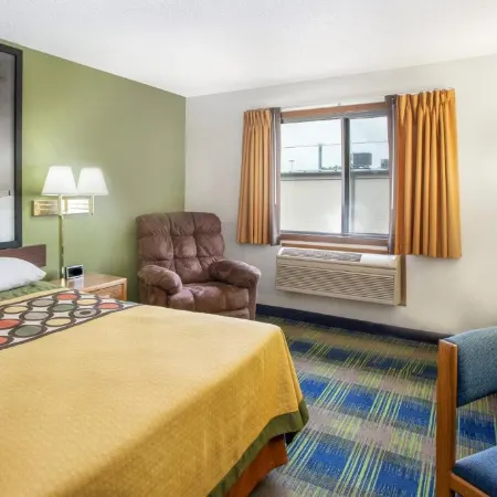 Super 8 by Wyndham Columbus Hotels in Columbus