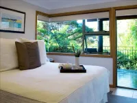 Cliff Edge by the Sea Hotels in Opua