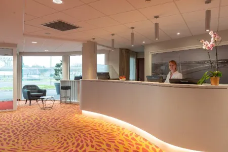 The Originals City, Hôtel Acadine, Pont-Audemer Отели в г. Эпегар