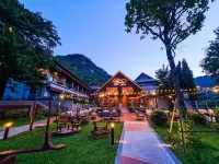 Plakan Resort - con vista montagne
