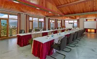 Suman Royal Resort Hotels in Kausani