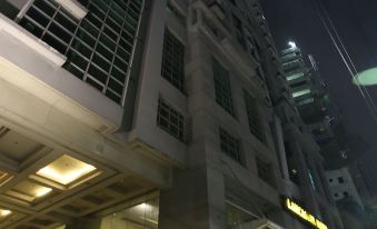 Lancaster Hotel Manila - Housity