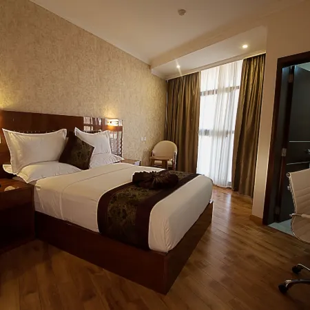 Marcen Addis Hotel Отели рядом с достопримечательностью «Пьяцца»
