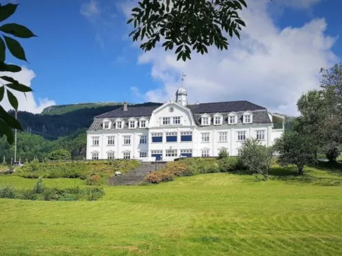 Sauda Fjordhotell Hotels in Etne