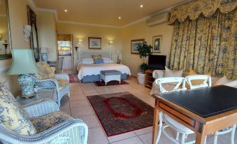 Roosboom Luxury Guest Studio - Upper Terrace One with Sea View, 2 Guets Capetown