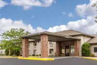 AmericInn by Wyndham Reedsburg Отели в г. Сок