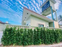 Get Sleep Hotels in Tha Sala District