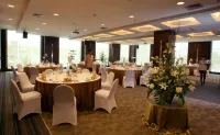 President Executive Club Hotels in North Cikarang