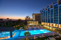 VEA Newport Beach, a Marriott Resort & Spa - Beach