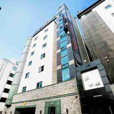 호텔 로와 Hotel Exterior