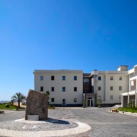 Grand Hotel Serapide Отели рядом с достопримечательностью «Еденландиа»