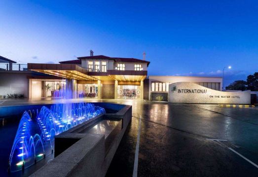 인터내셔널 온 더 워터 호텔 객실 내부 전경