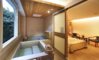 Green City Hotel