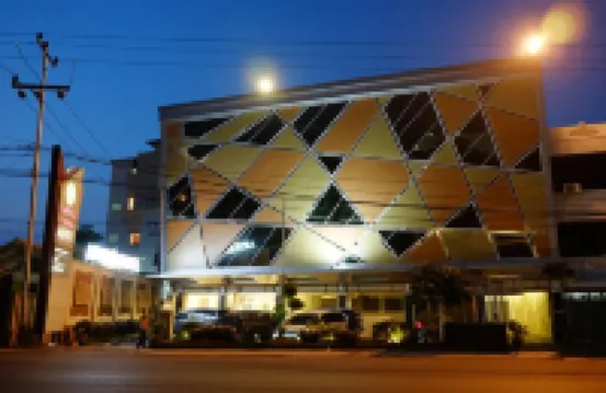 Arnes Central Hotel Hotel di 