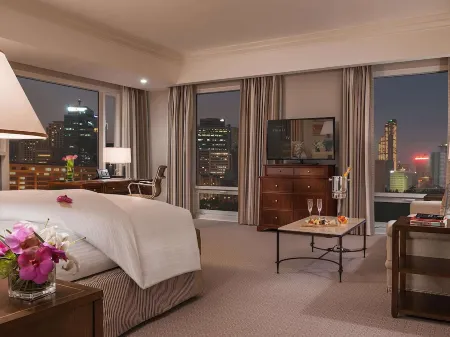 Discovery Primea, Manila