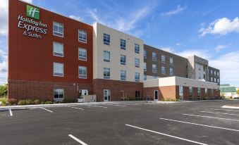 Holiday Inn Express & Suites Chicago - Hoffman Estates