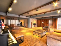 Jazz Hotel Отели рядом с достопримечательностью «Станция метро Грмагеле»