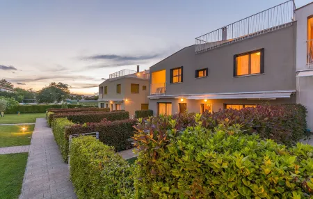 Maj Premium Residence