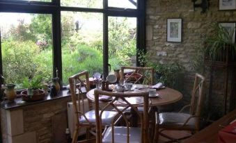 189 April Cottage - Housity