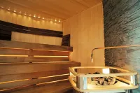 Westport Plaza Hotel, Spa & Leisure - parking