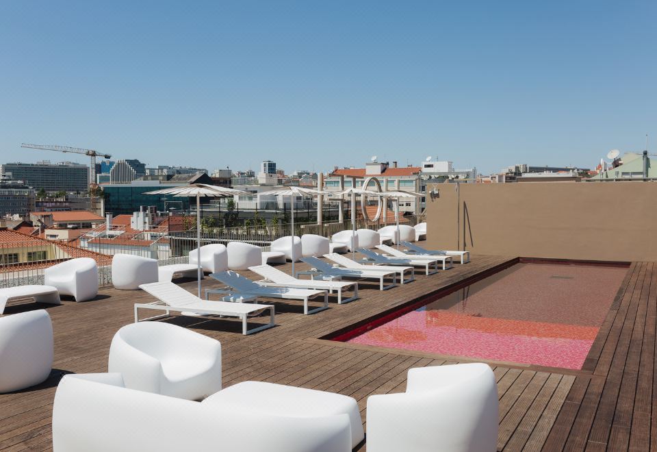 루멩 호텔의 라이트 쇼가 진행되는 모습