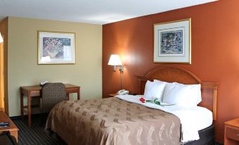 Quality Inn & Suites Cincinnati Sharonville