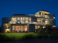 WANDERING WALLS Hotels in National Museum of Marine Biology & Aquarium