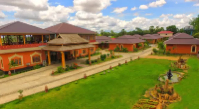 โรงแรมเอมเมอรัลด์ พุกาม โรงแรมใกล้หอชมวิวพุกาม