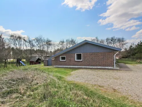 "Aurelia" - 500m to the Fjord