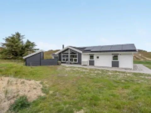 "Alli" - 800m from the Sea