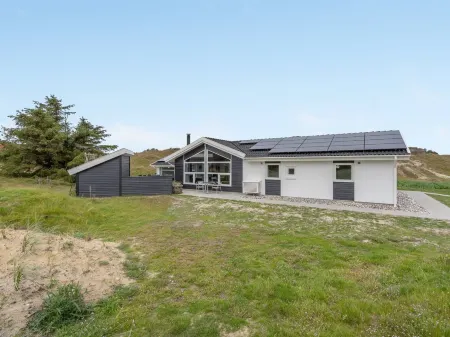 "Alli" - 800m from the Sea Отели в г. Фанё