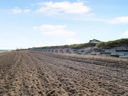 "Ebba" - 25m from the Sea Отели в г. Frostrup