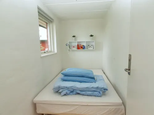 "Magnus" - 6km from the Sea