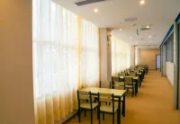 Longyun Express Hotel